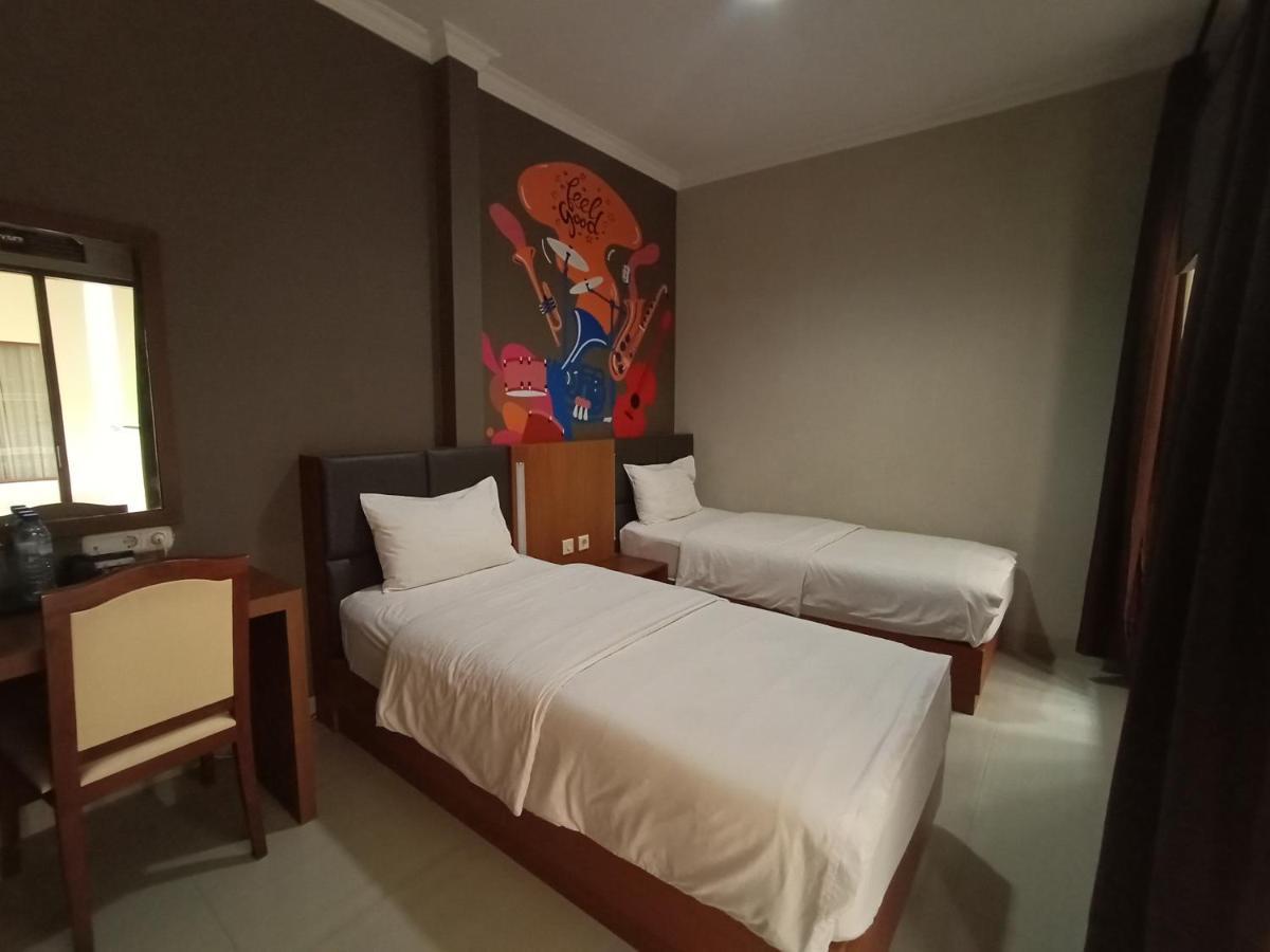 Votel Viure Hotel Jogjakarta Exterior photo