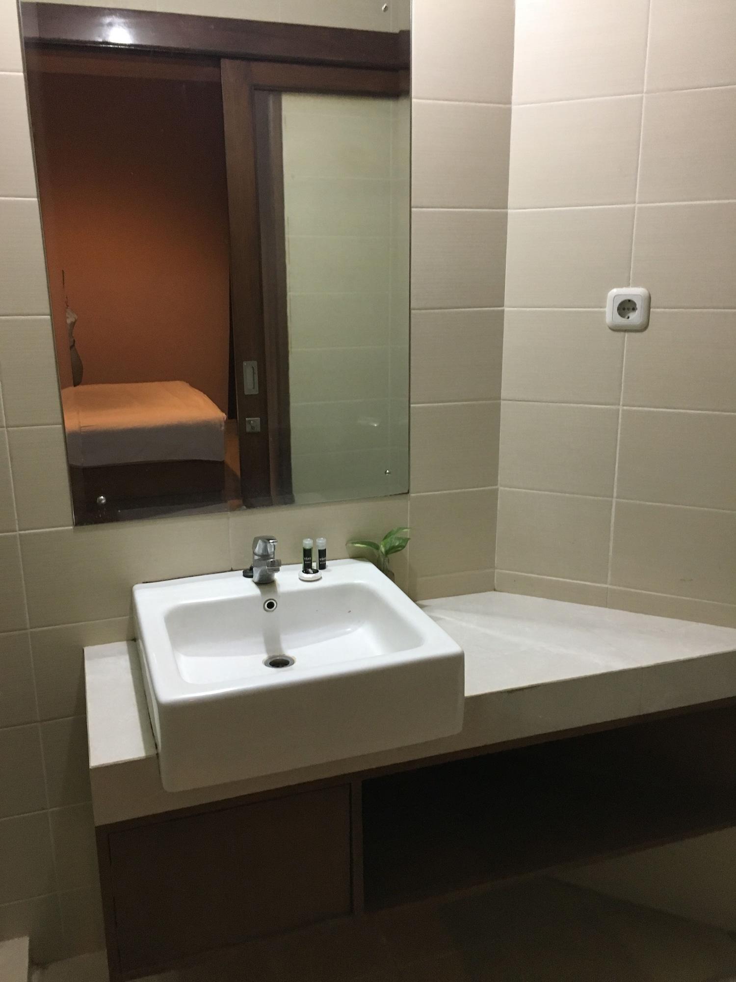 Votel Viure Hotel Jogjakarta Exterior photo