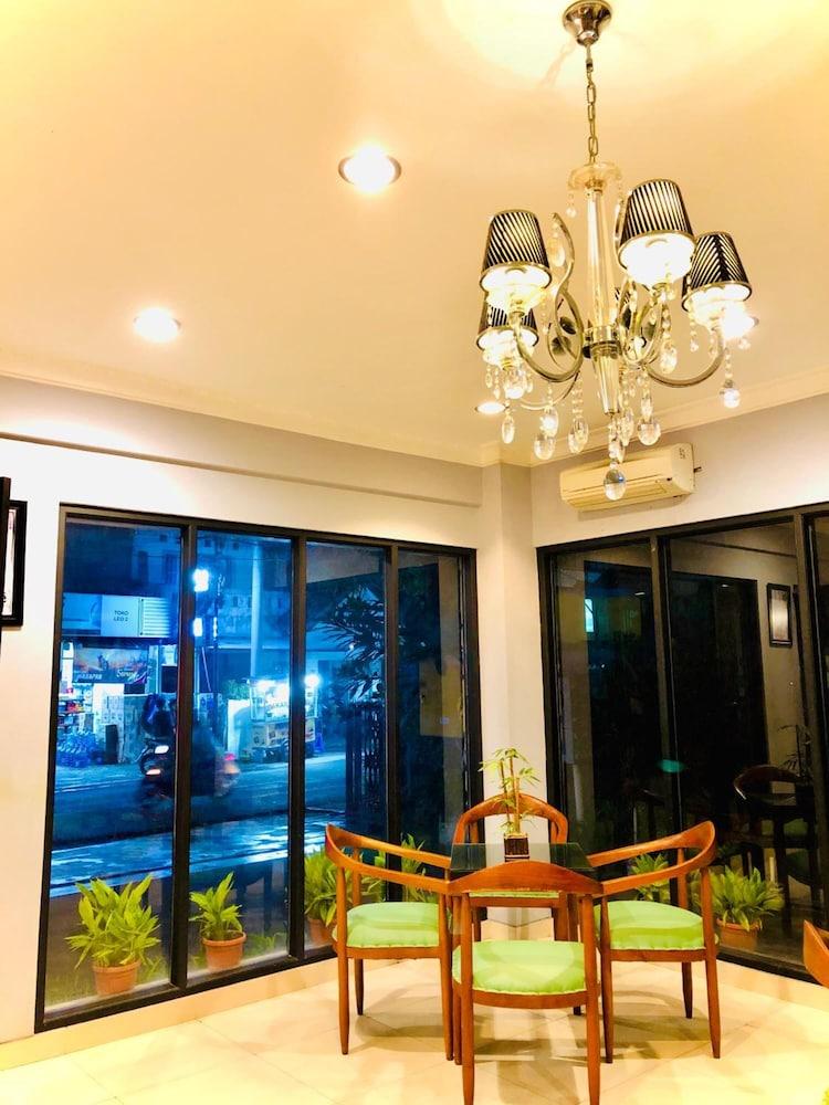 Votel Viure Hotel Jogjakarta Exterior photo