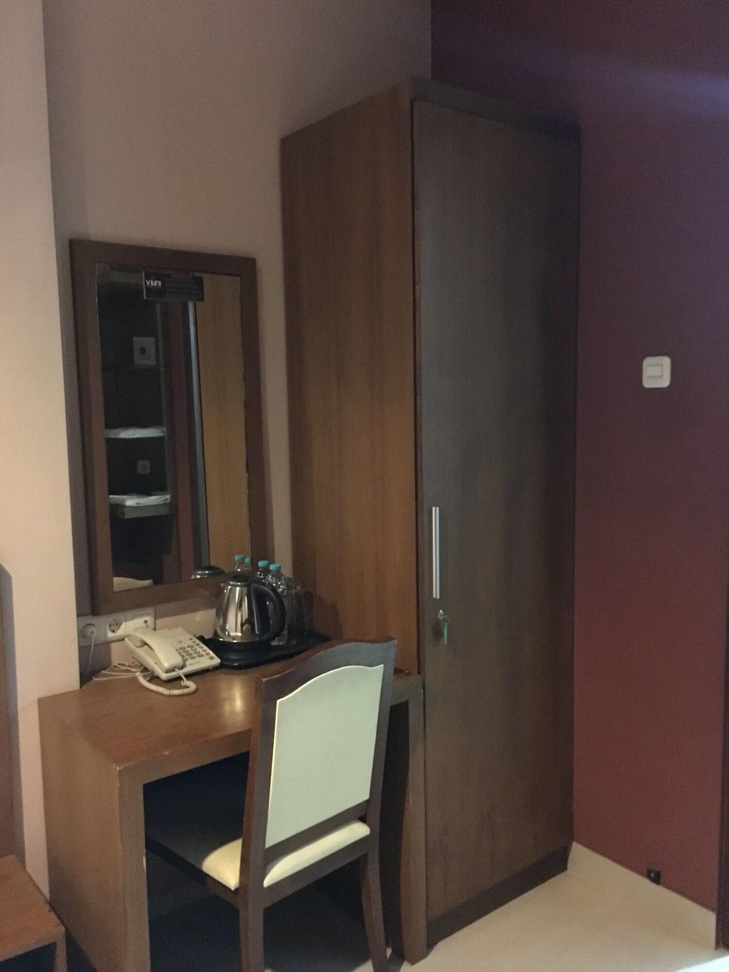 Votel Viure Hotel Jogjakarta Exterior photo