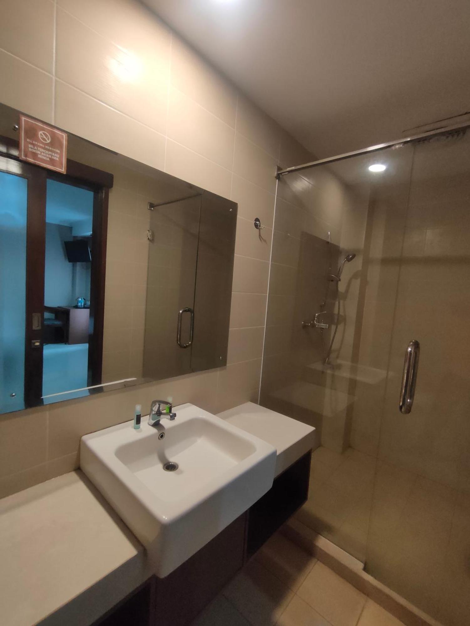 Votel Viure Hotel Jogjakarta Exterior photo