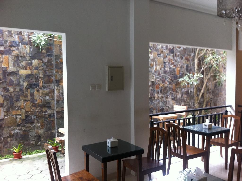 Votel Viure Hotel Jogjakarta Exterior photo